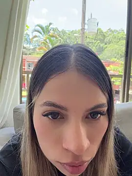 Mia Rosee1 online show from May 3, 2026, 5:49 pm