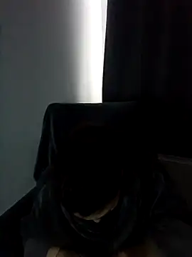 Snapshot of AbellaDesiree chatting on March 20, 2026, 4:35 am AbellaDesiree online show from March 20, 2026, 4:35 am