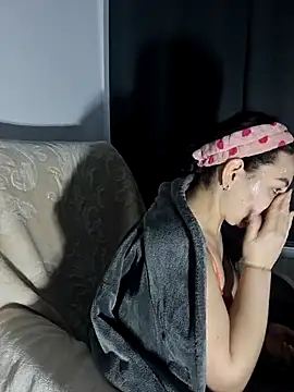 Snapshot of AbellaDesiree chatting on March 1, 2026, 4:12 am AbellaDesiree online show from March 1, 2026, 4:12 am