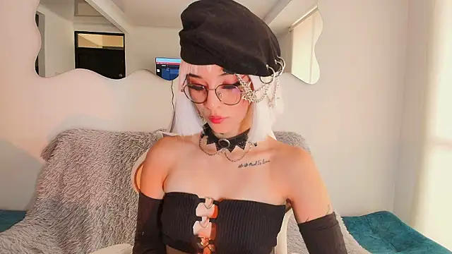 Giaa Moretii online show from March 22, 2026, 1:56 pm