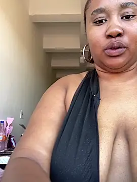 Snapshot of MeekyCurvyAss chatting on May 12, 2026, 10:10 am MeekyCurvyAss online show from May 12, 2026, 10:10 am