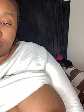 Snapshot of MeekyCurvyAss chatting on May 20, 2026, 8:06 pm MeekyCurvyAss online show from May 20, 2026, 8:06 pm