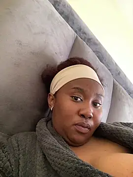 Snapshot of MeekyCurvyAss chatting on July 19, 2026, 10:23 am MeekyCurvyAss online show from July 19, 2026, 10:23 am