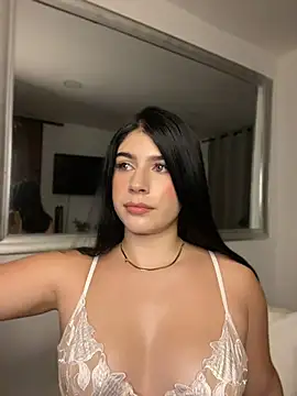  HannahFox  online show from August 4, 2026, 11:42 pm