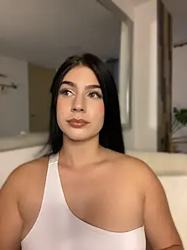  HannahFox  online show from June 18, 2026, 10:59 pm