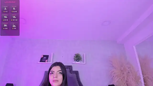 KarelyMitchel online show from May 1, 2026, 1:49 pm