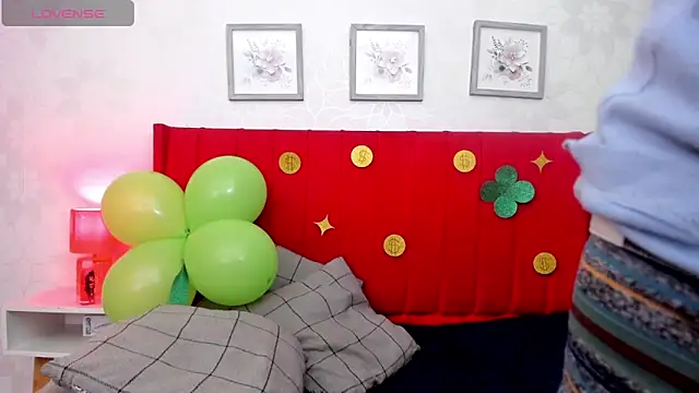 arlequiin  online show from March 18, 2026, 4:04 am