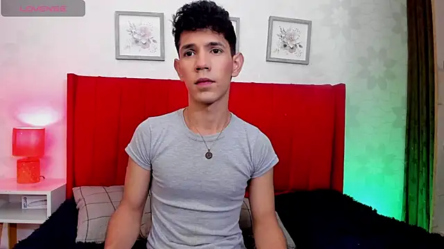 arlequiin  online show from March 19, 2026, 3:28 am