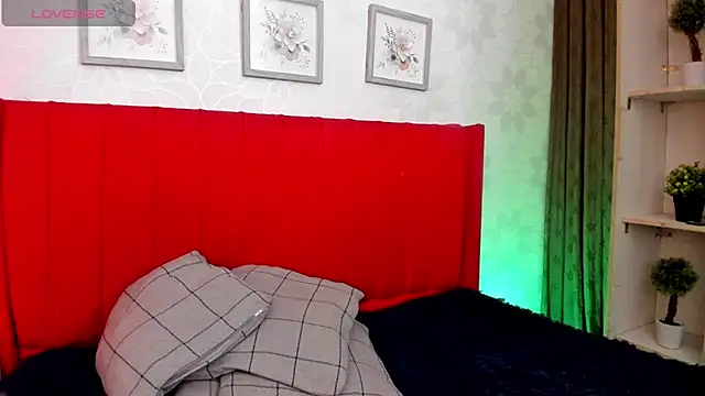 arlequiin  online show from March 20, 2026, 3:51 am