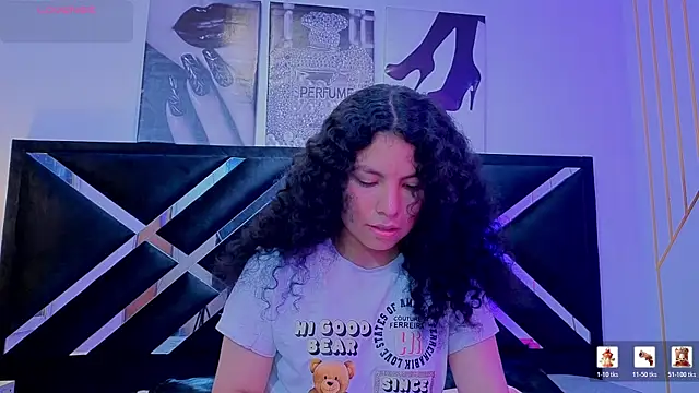 Zoe-yanin online show from May 7, 2026, 6:55 pm