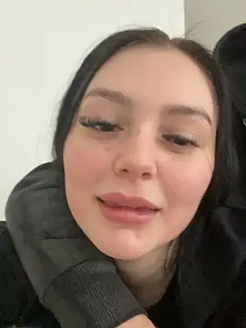 Snapshot of nikkiuk chatting on February 11, 2026, 10:04 am nikkiuk online show from February 11, 2026, 10:04 am