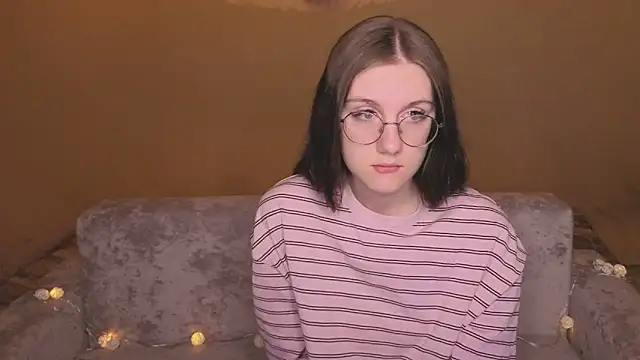 VixenLight online show from March 3, 2026, 2:18 am