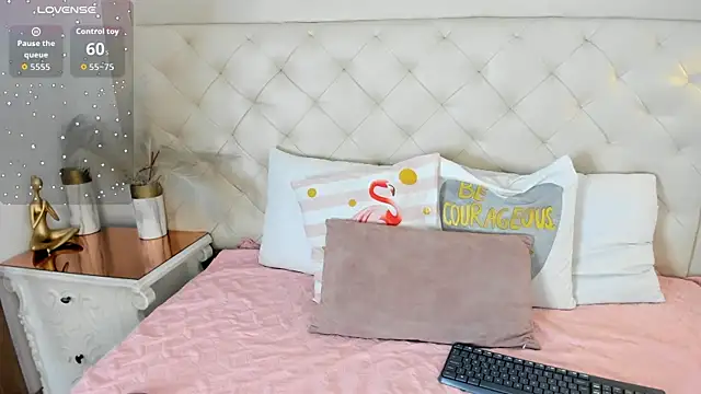 Snapshot of sweets_one chatting on March 13, 2026, 3:44 am sweets one online show from March 13, 2026, 3:44 am