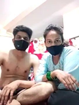 Snapshot of Divyanshi_hott chatting on August 4, 2026, 5:06 pm Divyanshi hott online show from August 4, 2026, 5:06 pm