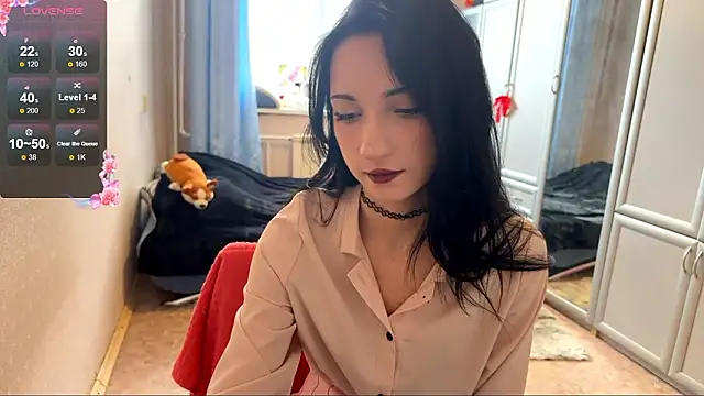 UrBabeLuna online show from February 3, 2026, 6:33 am