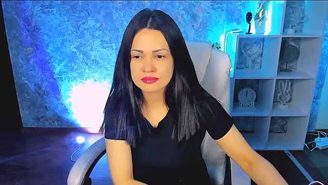 karolina robinson online show from April 25, 2026, 11:57 am