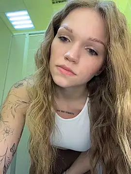Snapshot of StreetSquirt chatting on July 16, 2026, 4:09 am StreetSquirt online show from July 16, 2026, 4:09 am