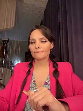 Snapshot of Leia_Prana chatting on February 14, 2026, 9:04 pm Leia Prana online show from February 14, 2026, 9:04 pm