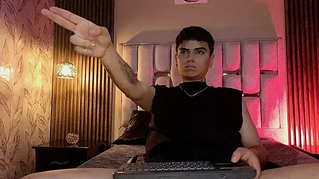 Alex Noir  online show from February 4, 2026, 12:44 pm