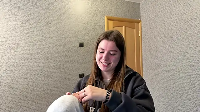 ErmaHoltham online show from February 13, 2026, 12:05 pm