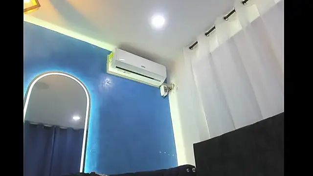 Becca hill  online show from February 4, 2026, 12:44 pm