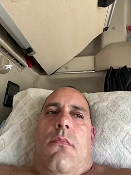 kipsy0 online show from May 6, 2026, 4:33 pm