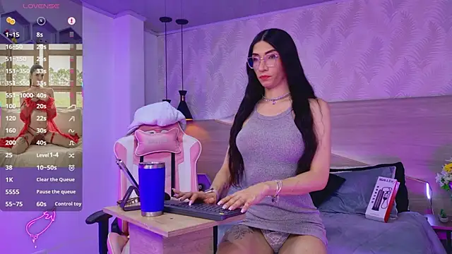 Snapshot of kylliefox_ chatting on May 20, 2026, 1:30 pm kylliefox online show from May 20, 2026, 1:30 pm