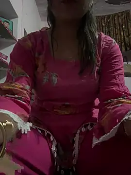 Snapshot of kavyababy00 chatting on March 19, 2026, 2:28 pm kavyababy00 online show from March 19, 2026, 2:28 pm