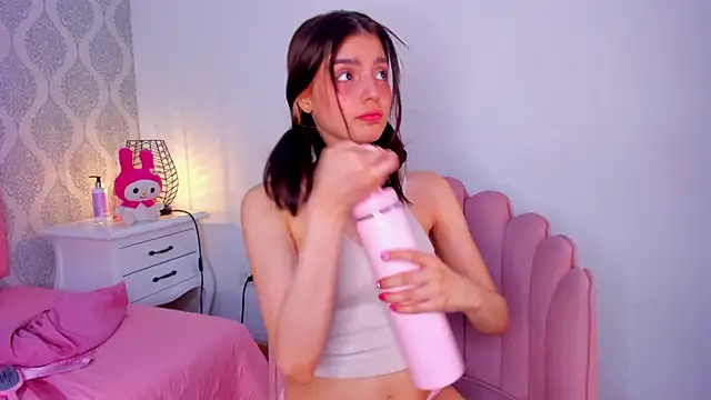 Snapshot of dolly_kitter chatting on July 30, 2026, 11:31 am dolly kitter online show from July 30, 2026, 11:31 am