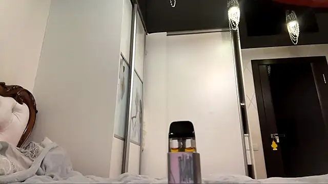 KatheyMichelfelder online show from February 10, 2026, 3:33 pm