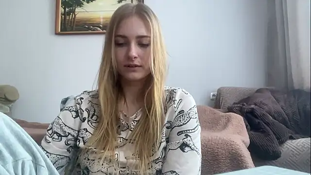 EsmeraldaHornbarger online show from February 6, 2026, 2:13 pm