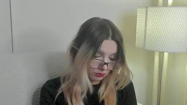 Hinara1 online show from February 3, 2026, 11:43 pm