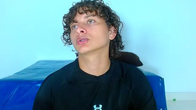 arielnoir6958 online show from February 27, 2026, 11:37 pm