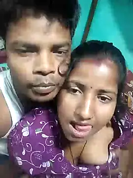 Snapshot of Your_deshibhabi25years chatting on April 21, 2026, 1:53 am Your deshibhabi25years online show from April 21, 2026, 1:53 am
