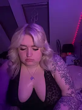 TwoWayT xx online show from March 4, 2026, 11:12 pm