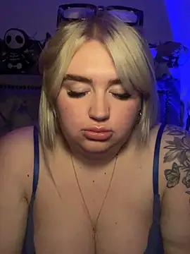 TwoWayT xx online show from March 24, 2026, 2:33 am