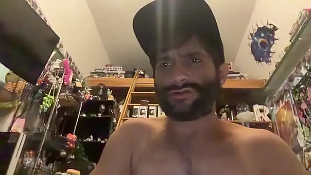 Snapshot of TrndSettr chatting on August 8, 2026, 2:07 am TrndSettr online show from August 8, 2026, 2:07 am