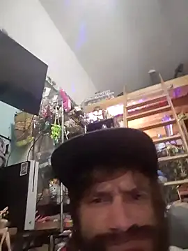 Snapshot of TrndSettr chatting on May 26, 2026, 1:04 am TrndSettr online show from May 26, 2026, 1:04 am