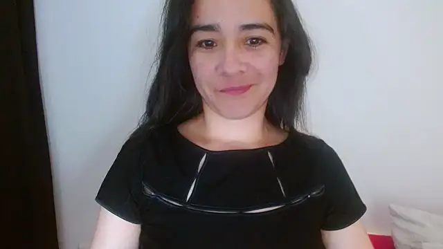 sensualstryp online show from April 29, 2026, 1:54 am