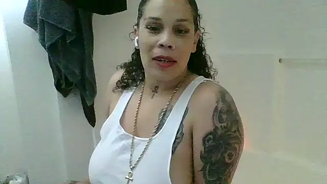 Snapshot of harleycakess chatting on March 12, 2026, 9:52 pm harleycakess online show from March 12, 2026, 9:52 pm