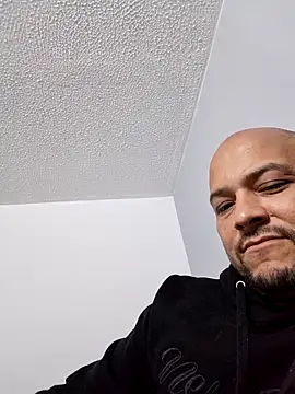 Snapshot of InstintoElite chatting on February 25, 2026, 2:23 am InstintoElite online show from February 25, 2026, 2:23 am