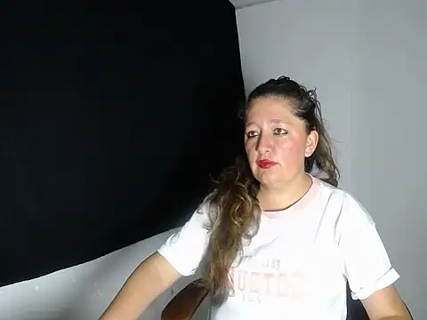 MilfCute sex online show from February 6, 2026, 1:12 am