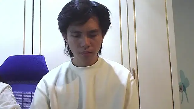 Guy nextdoor69 online show from April 7, 2026, 9:33 am