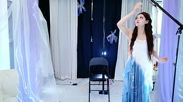 Dancer Lucky-Nini online show from March 5, 2026, 7:05 am