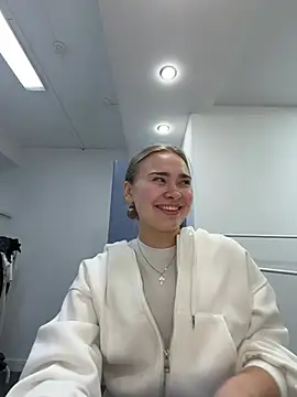 MonicaWestt online show from April 24, 2026, 6:26 am