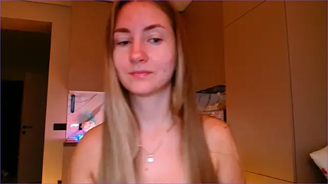 BluueSilk online show from December 2, 2025, 6:15 am