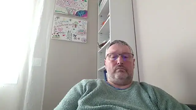 doudou310 online show from February 15, 2026, 9:41 am