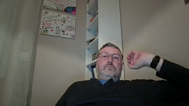 doudou310 online show from February 18, 2026, 4:54 am