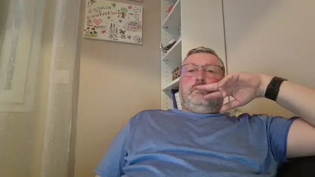 doudou310 online show from March 19, 2026, 5:18 am