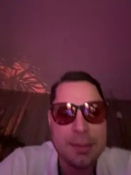 hottogetherNL online show from March 4, 2026, 9:11 pm